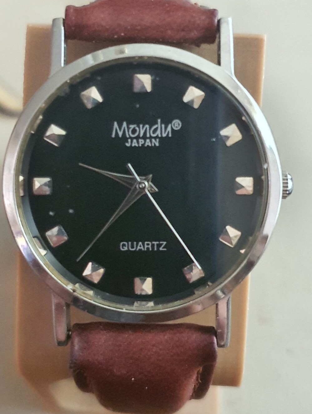 10/$20 Mondu Japan Silver/Black Leather Men's Watch